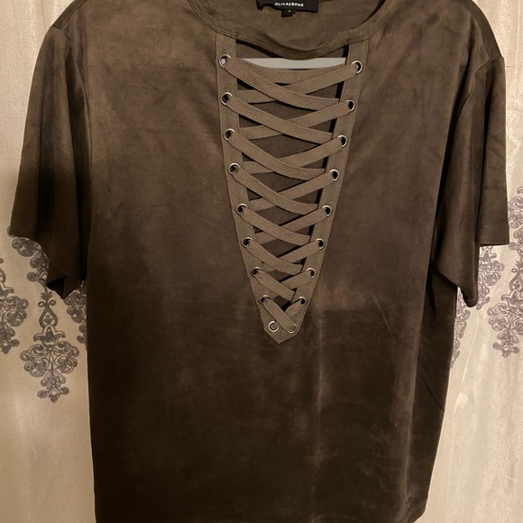 Olivaceous Suede V-Cut Tee - Picture 10 of 10